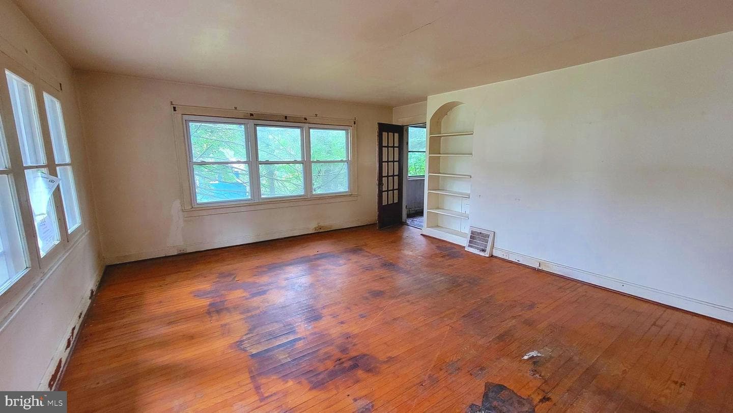8 Buchanan Avenue photo 6