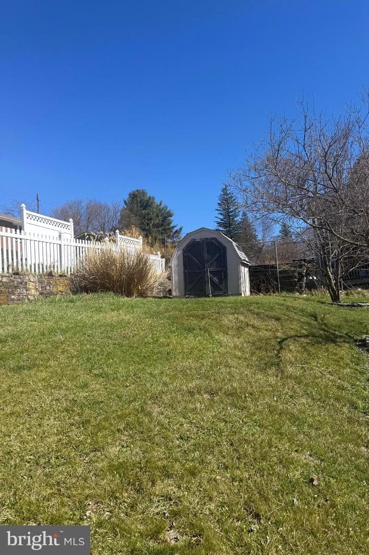 212 E Main Street photo 4