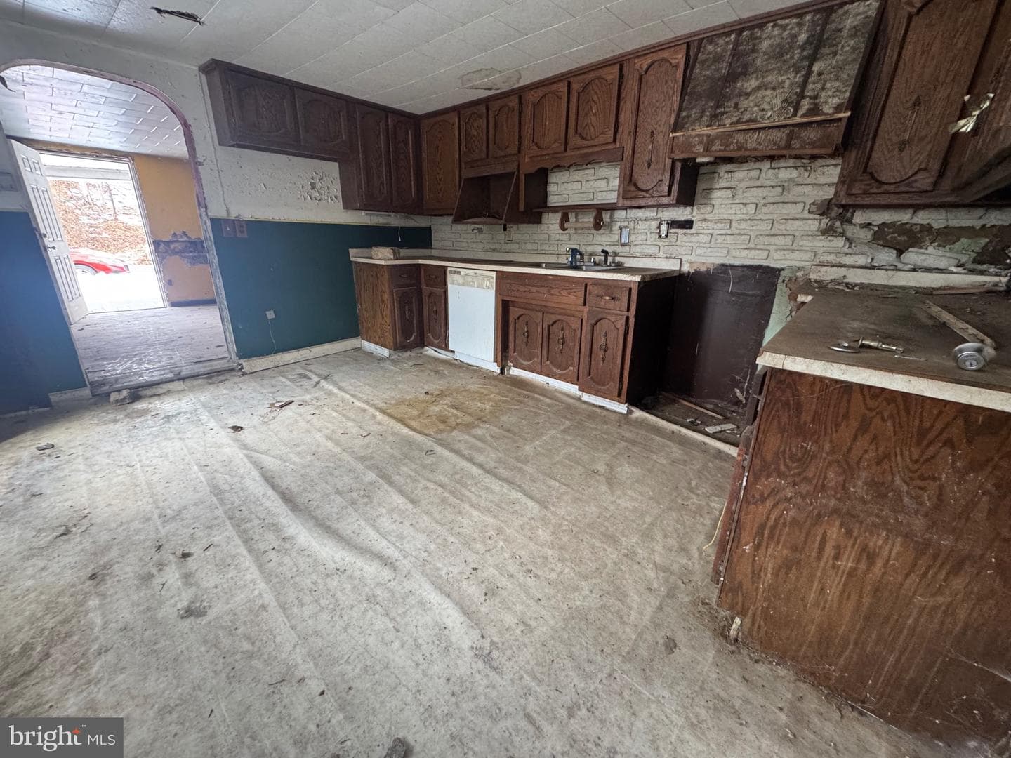 613 Williams Street photo 8