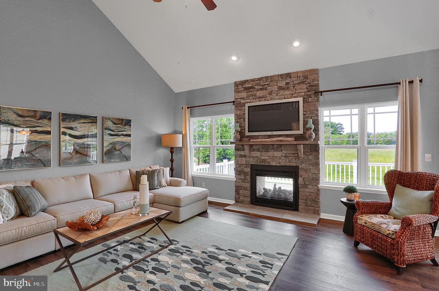 210 Redstone Terrace photo 3