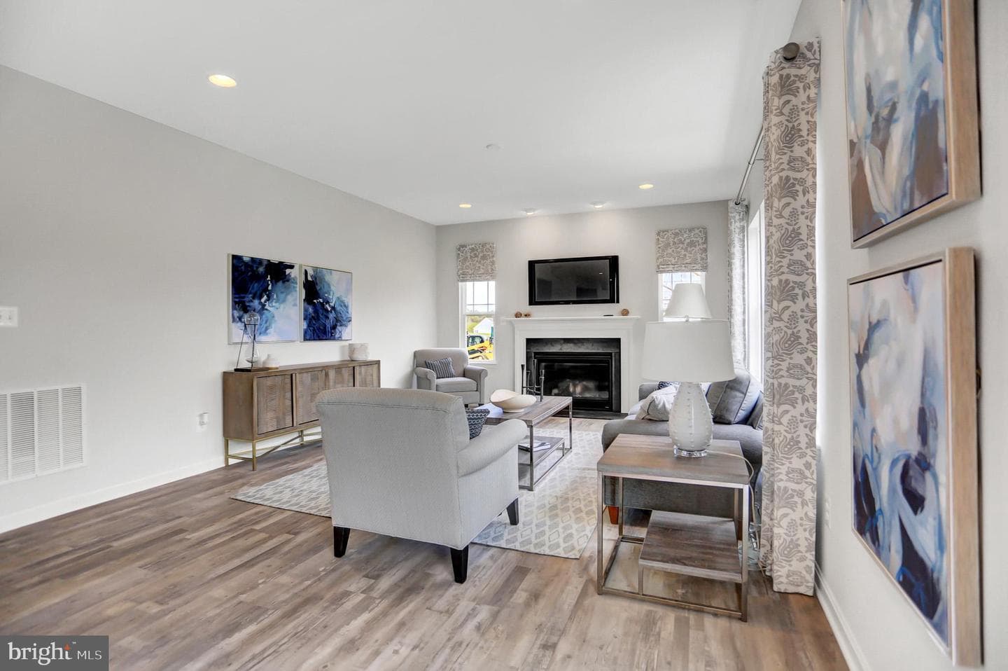 209 Redstone Terrace photo 5