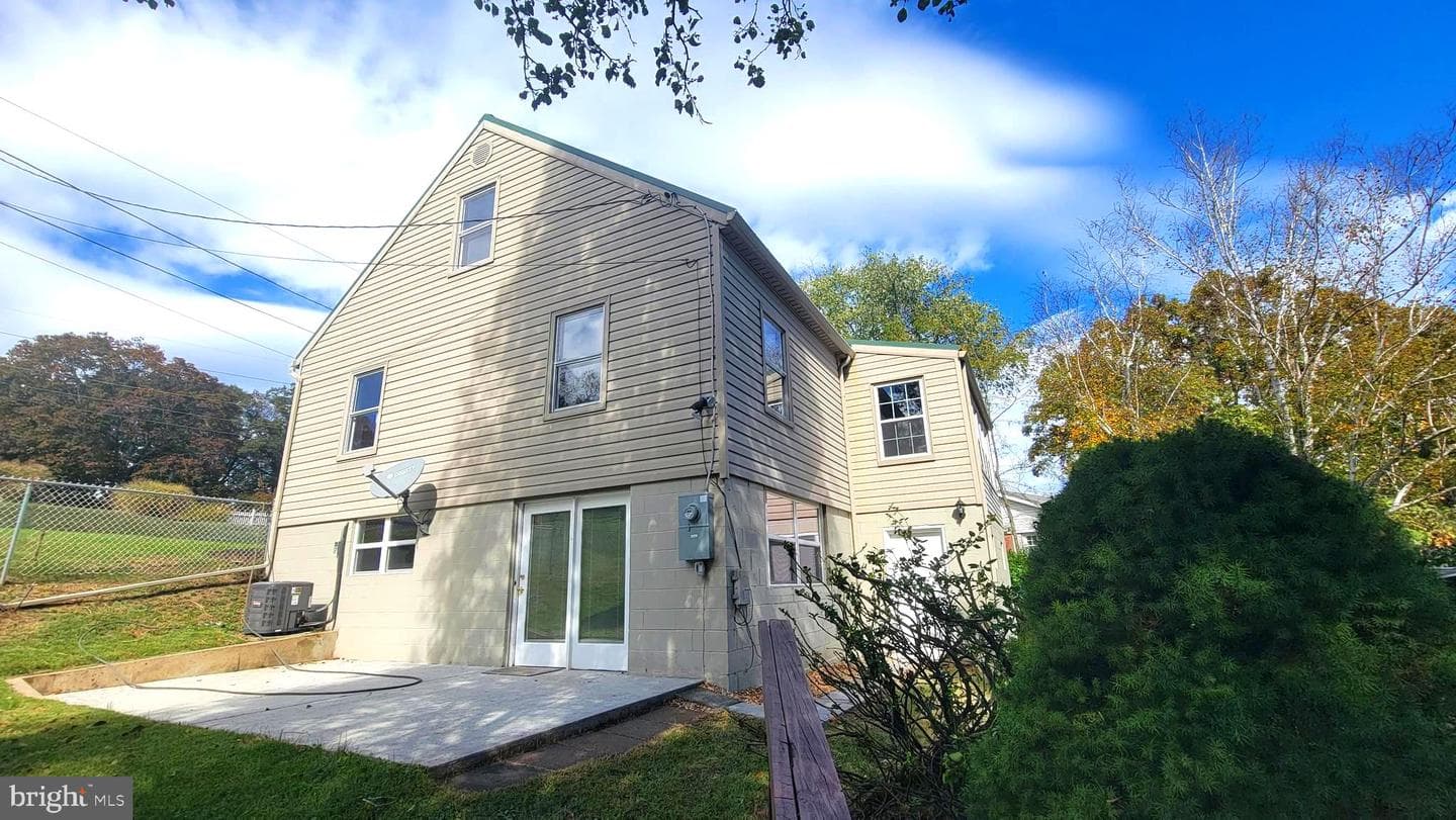 750 Adams Avenue photo 42