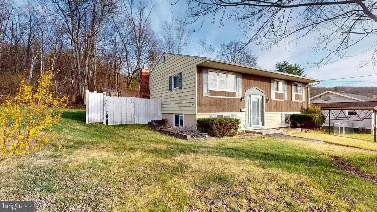 216 Mckinley Street photo 2