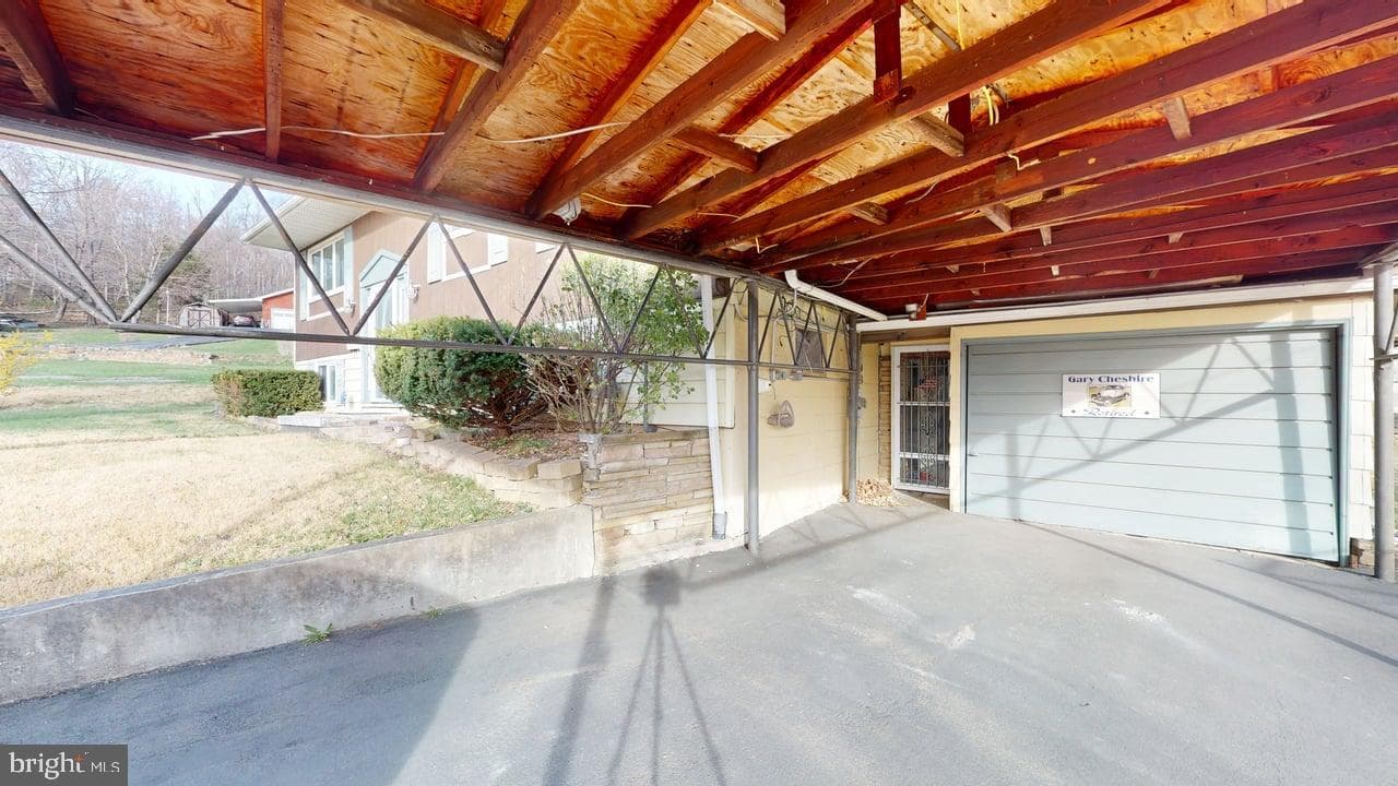 216 Mckinley Street photo 3