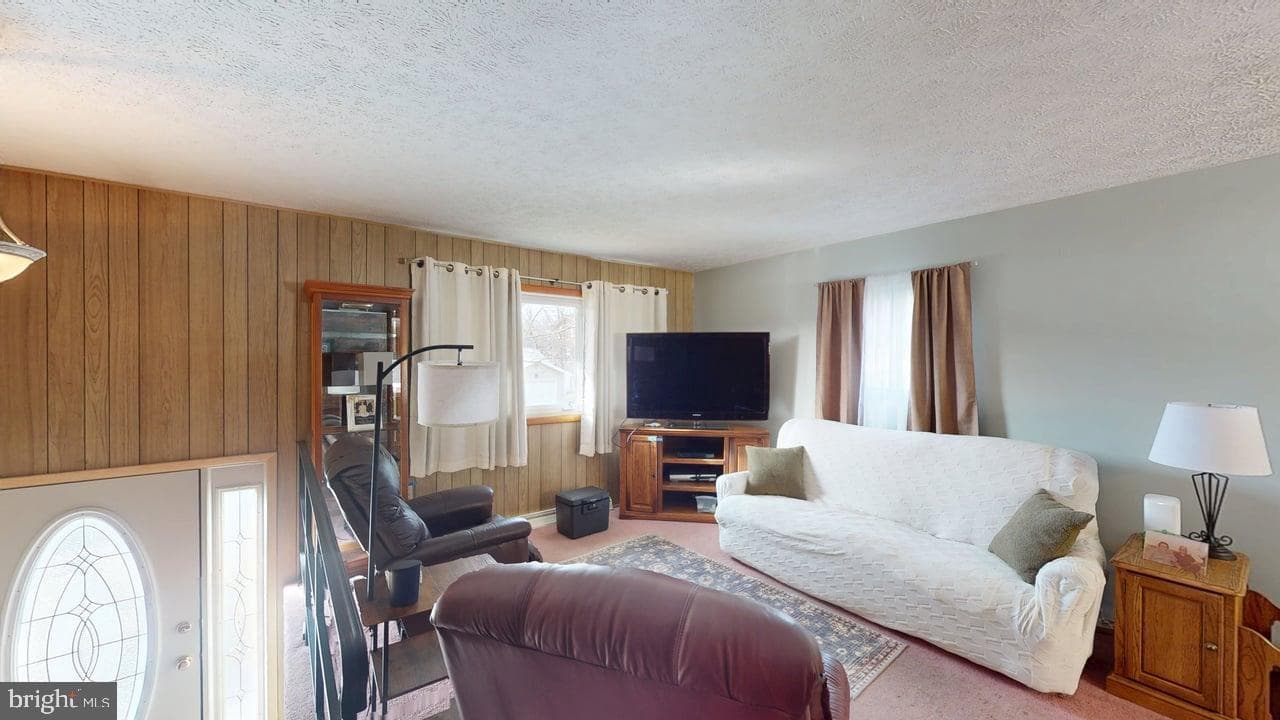 216 Mckinley Street photo 5