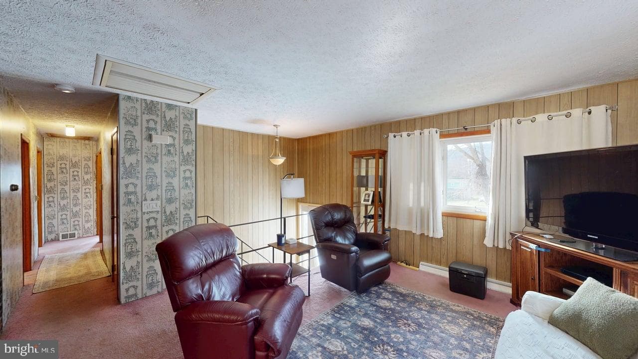 216 Mckinley Street photo 6