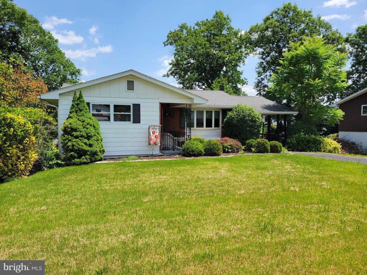 15612 Harvest Drive SW photo 1