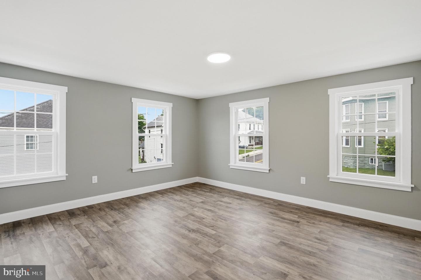 57 Washington Street photo 27