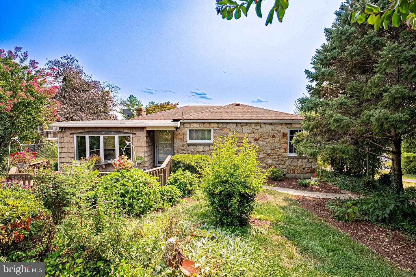 1006 Kent Avenue photo 26
