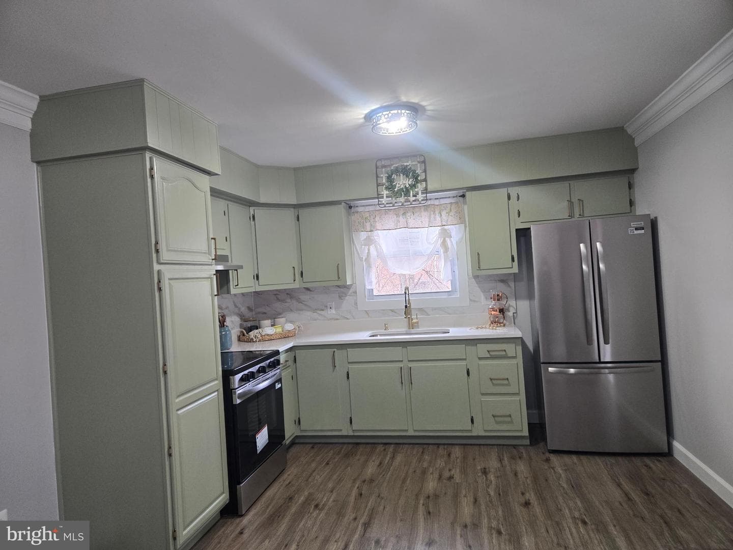 116 Armstrong Street photo 16