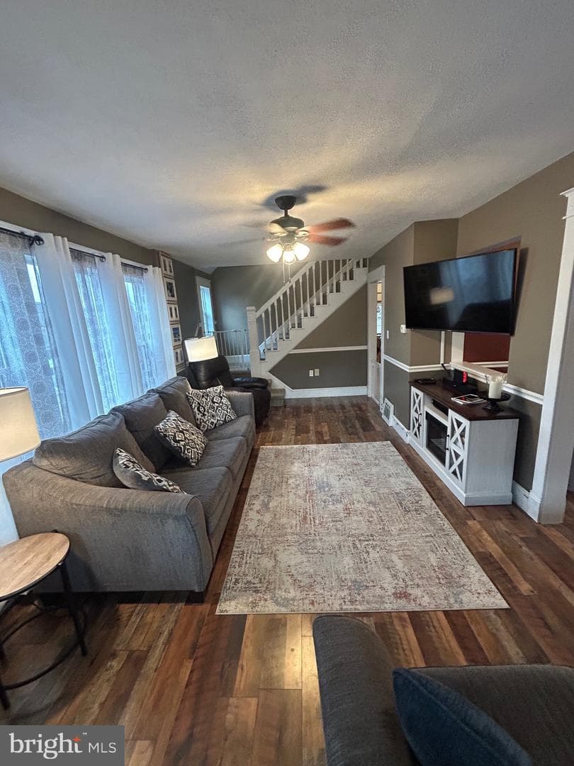 14700 Oakwood Street photo 9