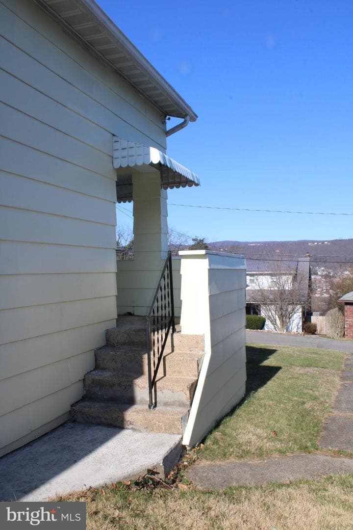 705 Hill Top Drive photo 11