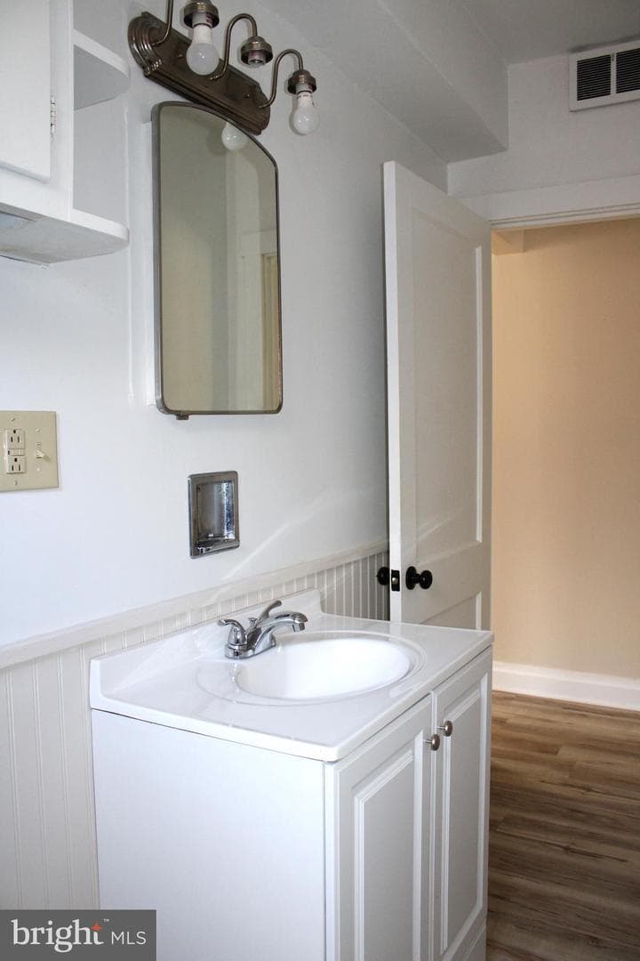 705 Hill Top Drive photo 32