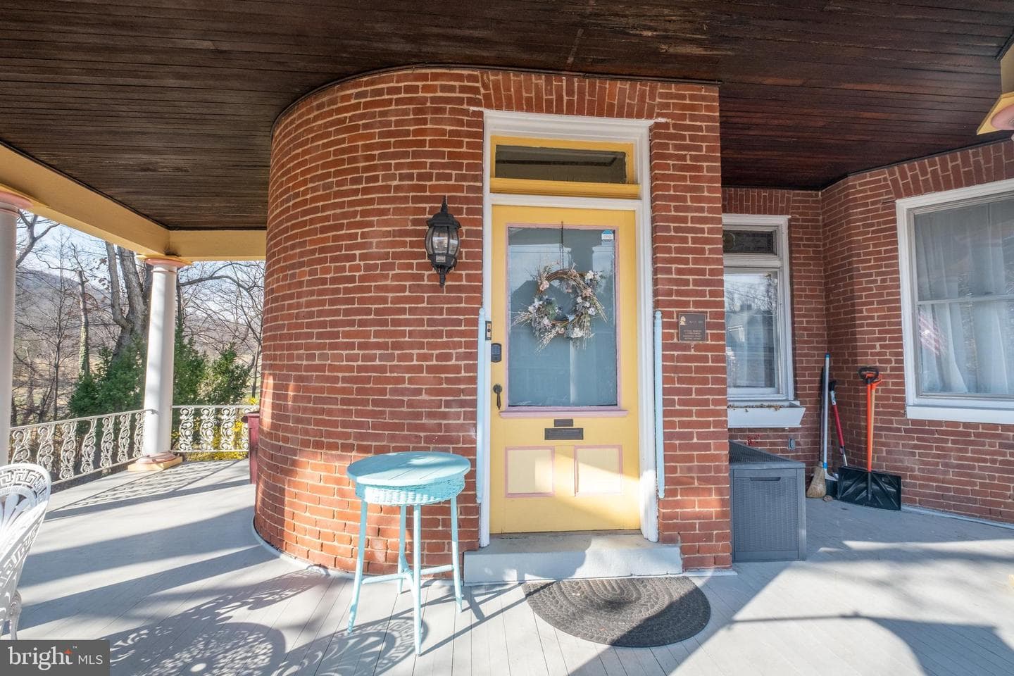611 Washington Street photo 6