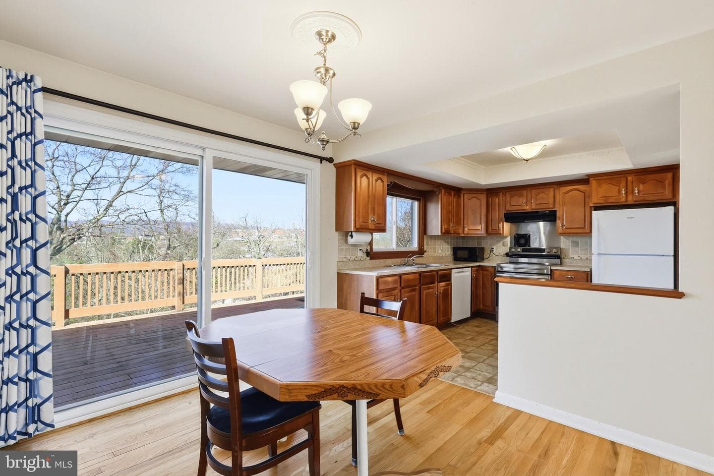 701 White Avenue photo 9