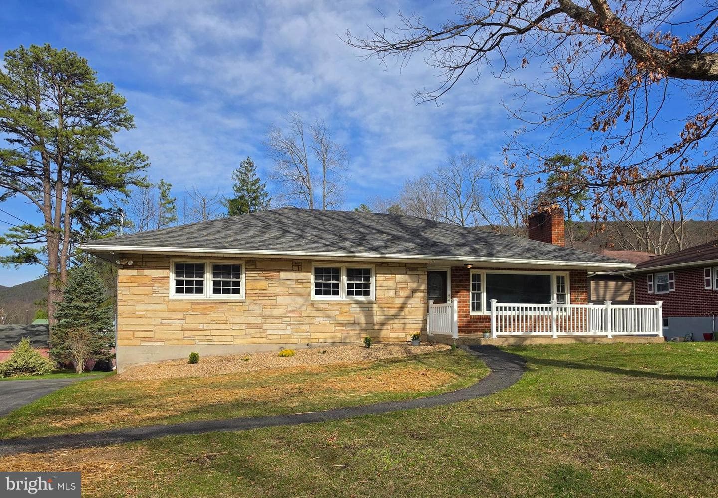 11 Linda Way photo 3