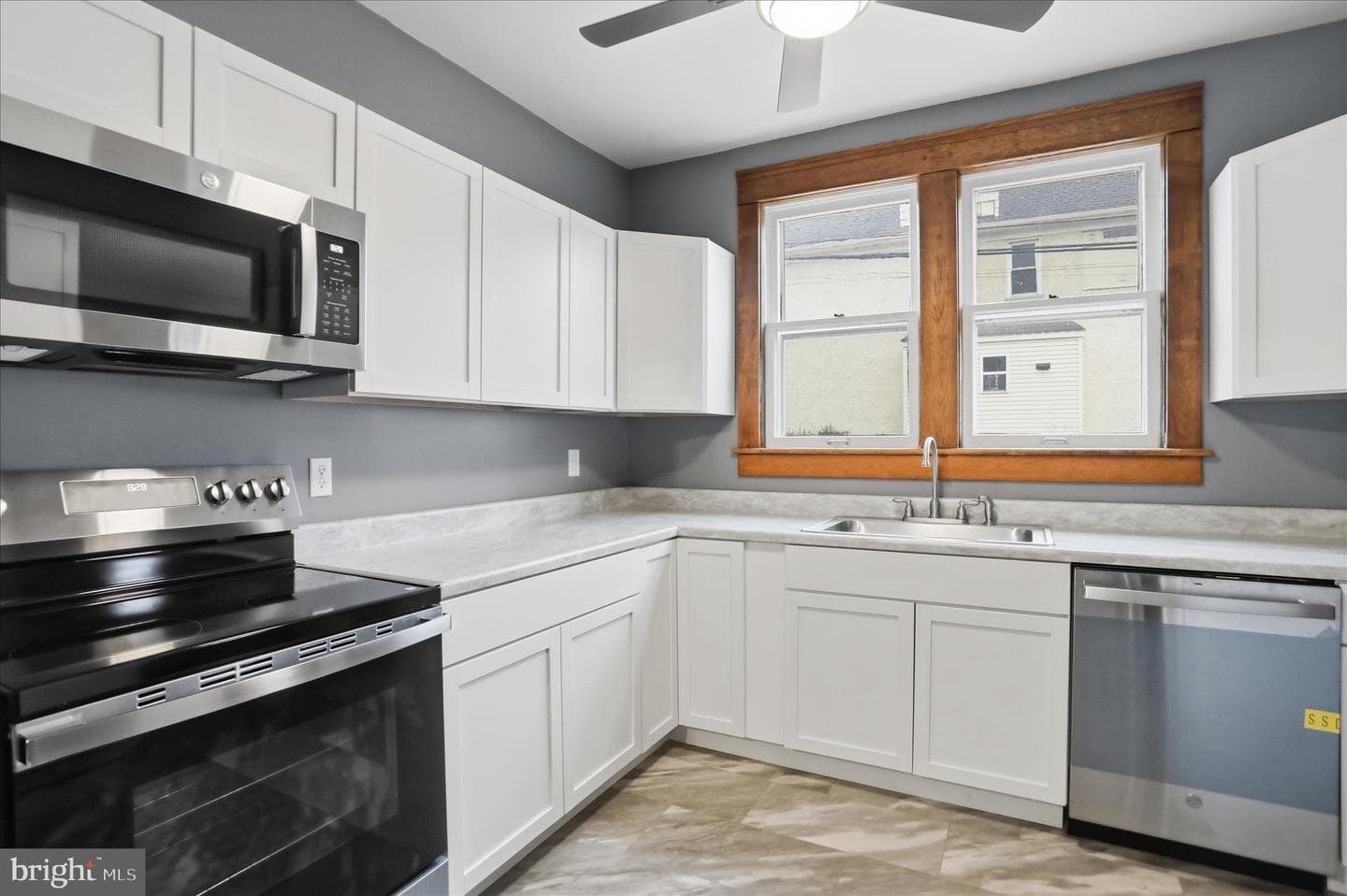 465 Warren Street photo 7