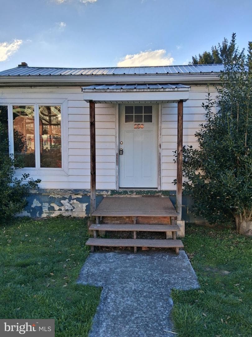 256 Blackiston Avenue, Cumberland