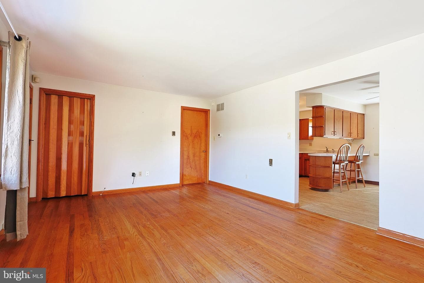 12043 Iris Avenue photo 10
