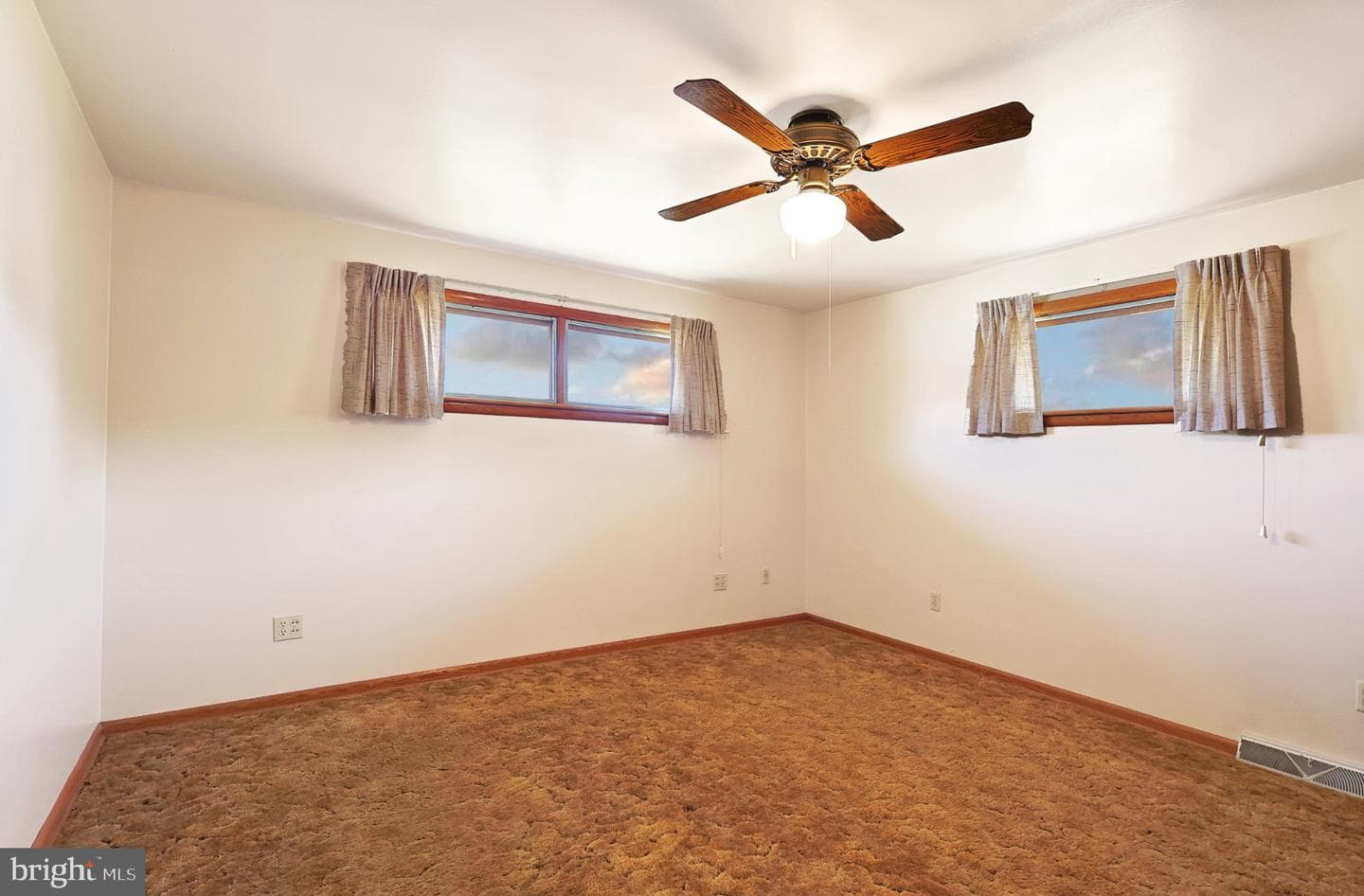 12043 Iris Avenue photo 17