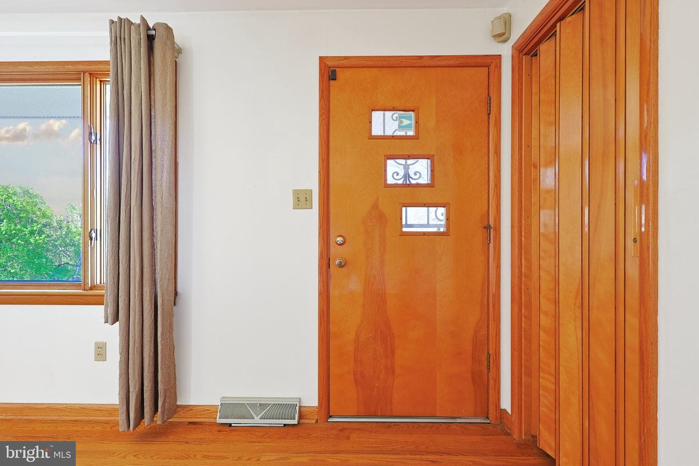 12043 Iris Avenue photo 5
