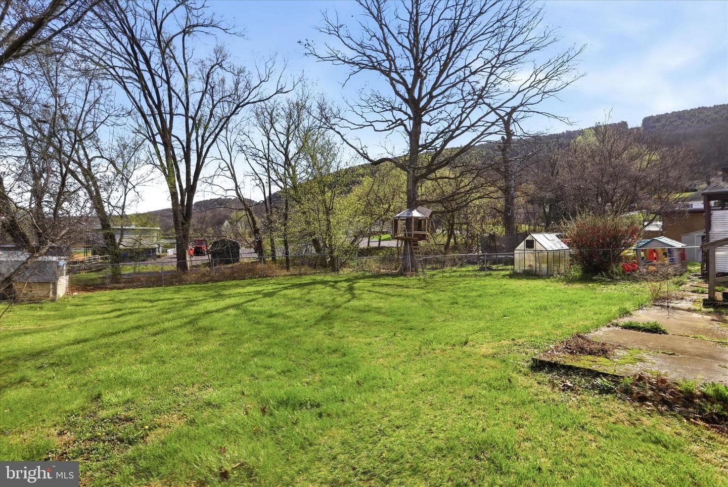 3 Glenview Drive photo 4