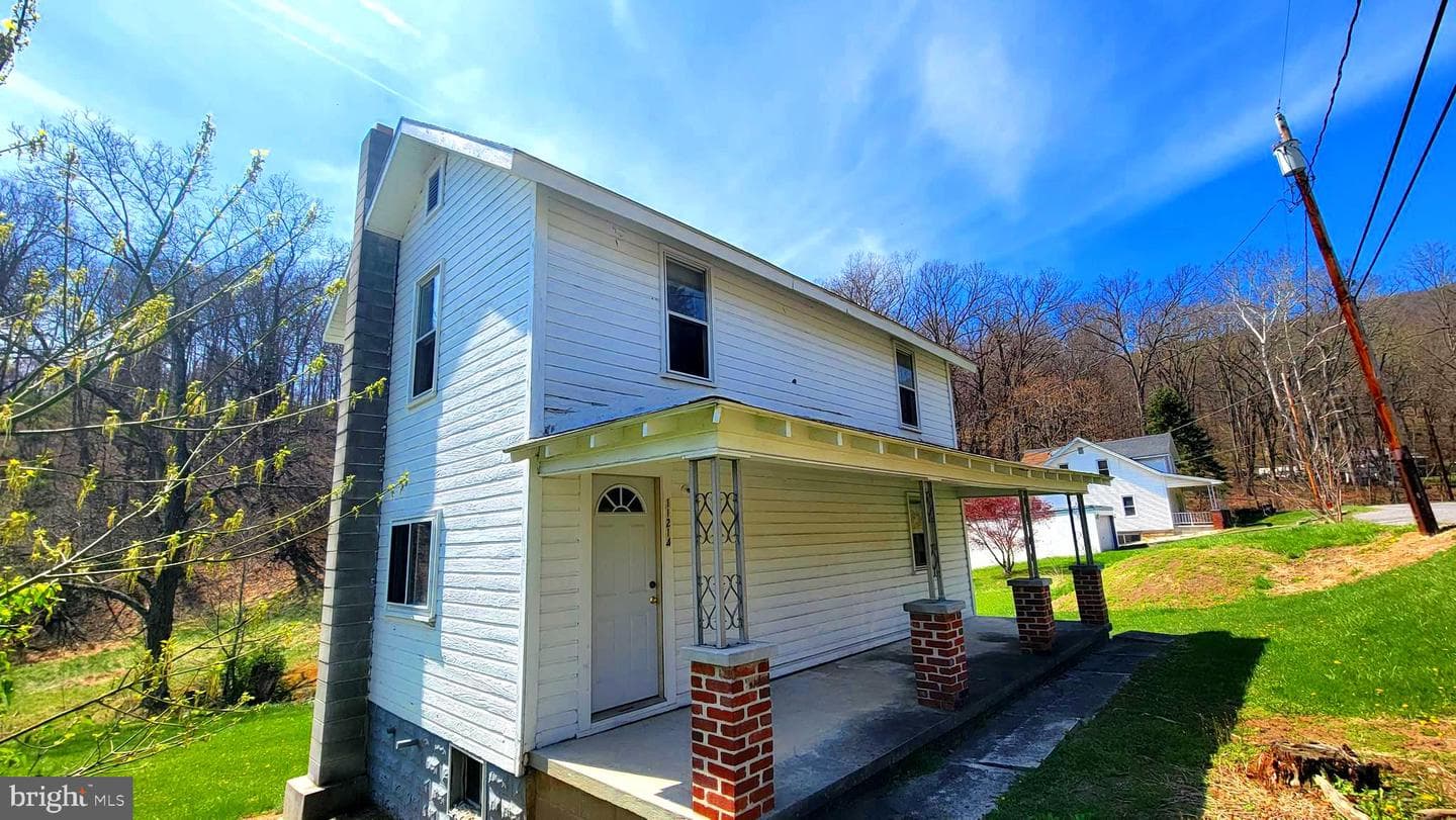 11214 Ore Street NE photo 3