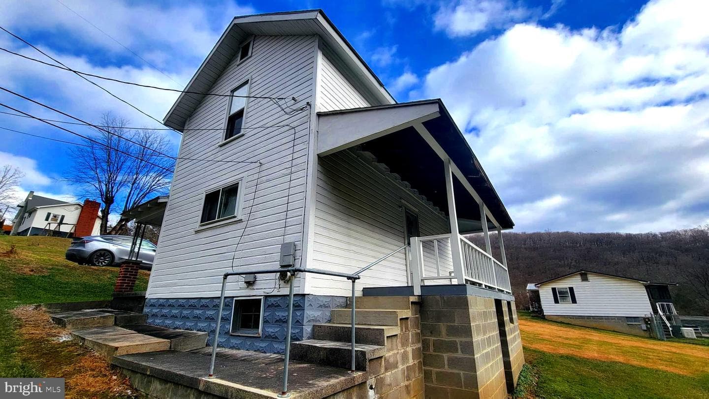 11214 Ore Street NE photo 6
