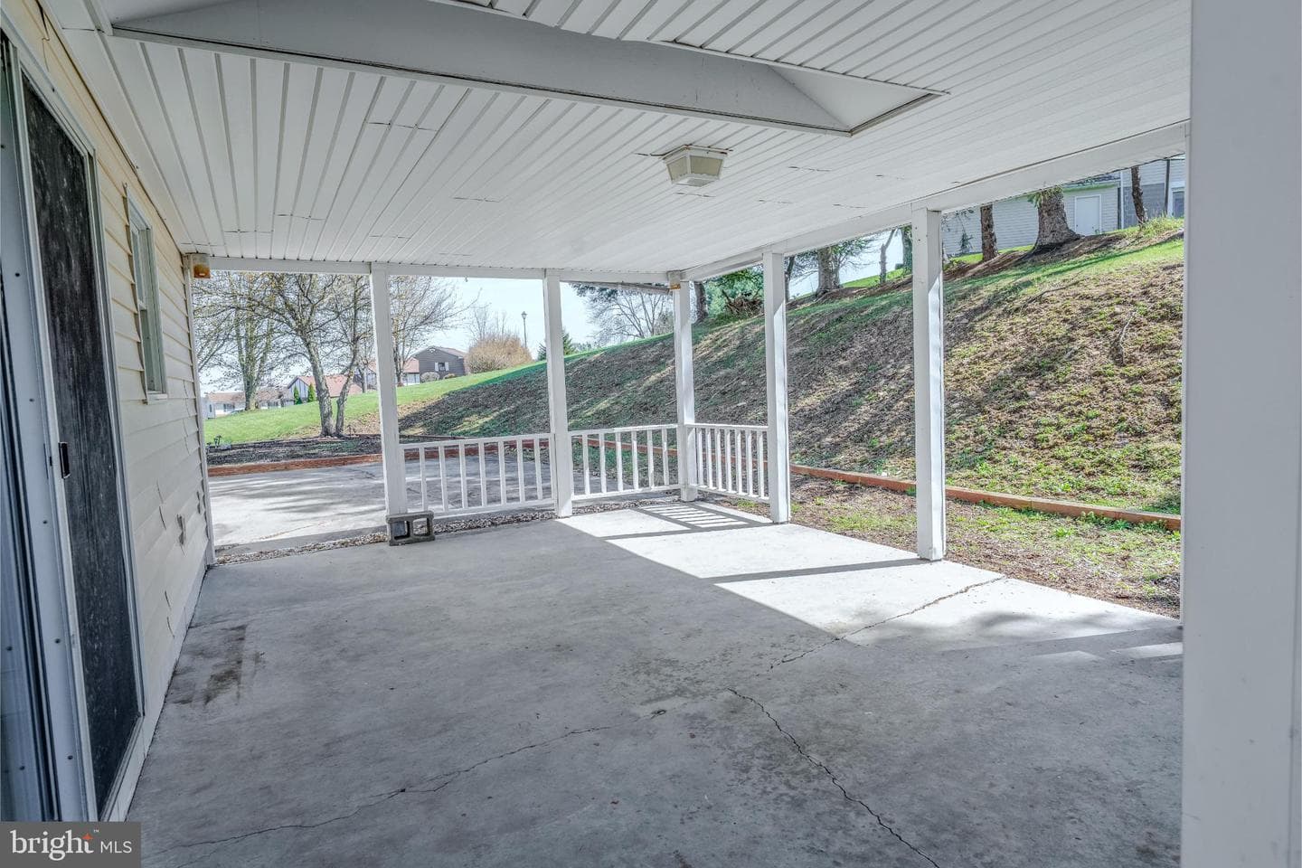 116 Victoria Lane photo 34