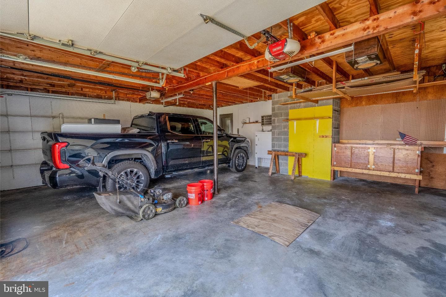 116 Victoria Lane photo 38