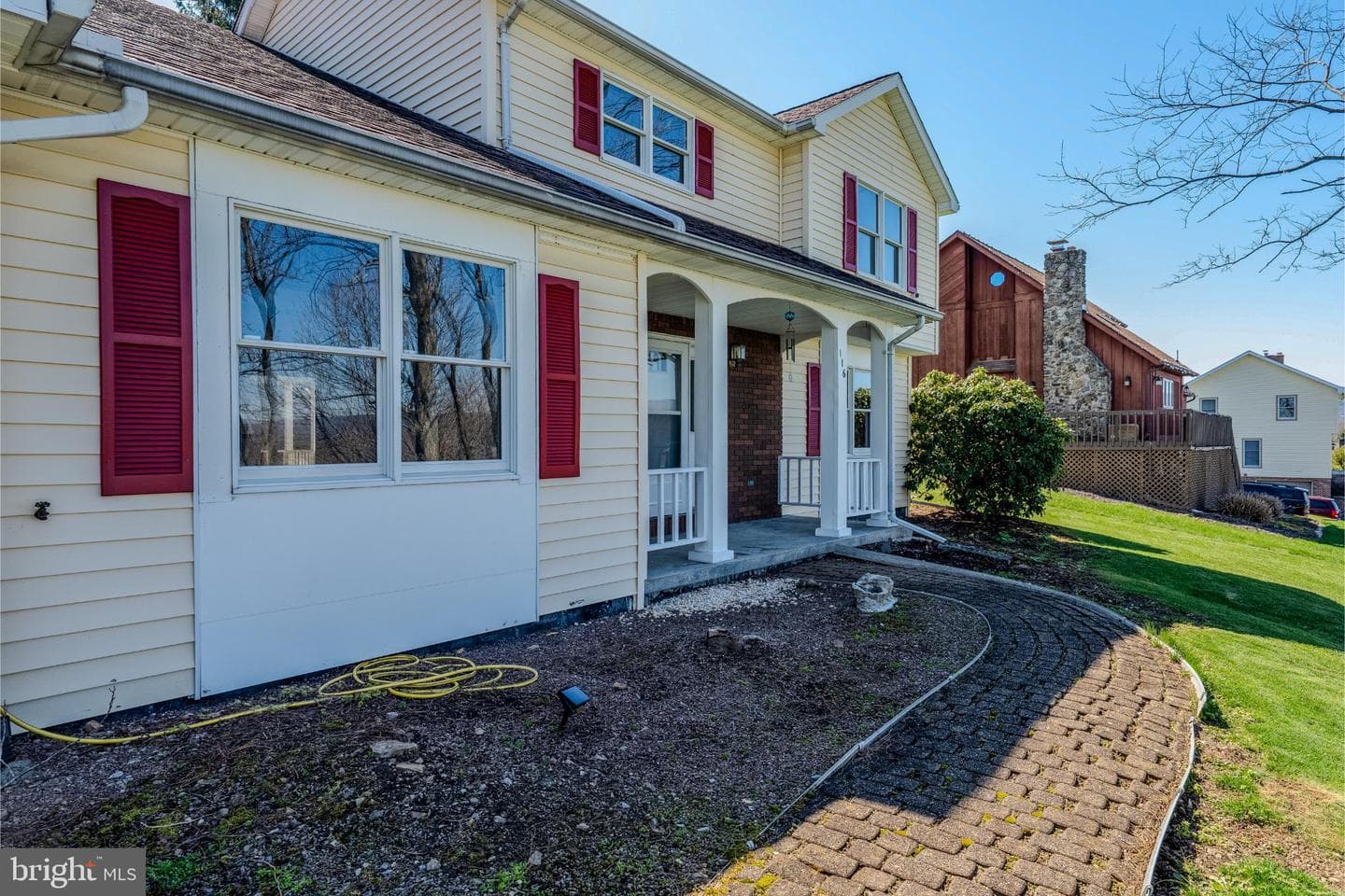 116 Victoria Lane photo 5