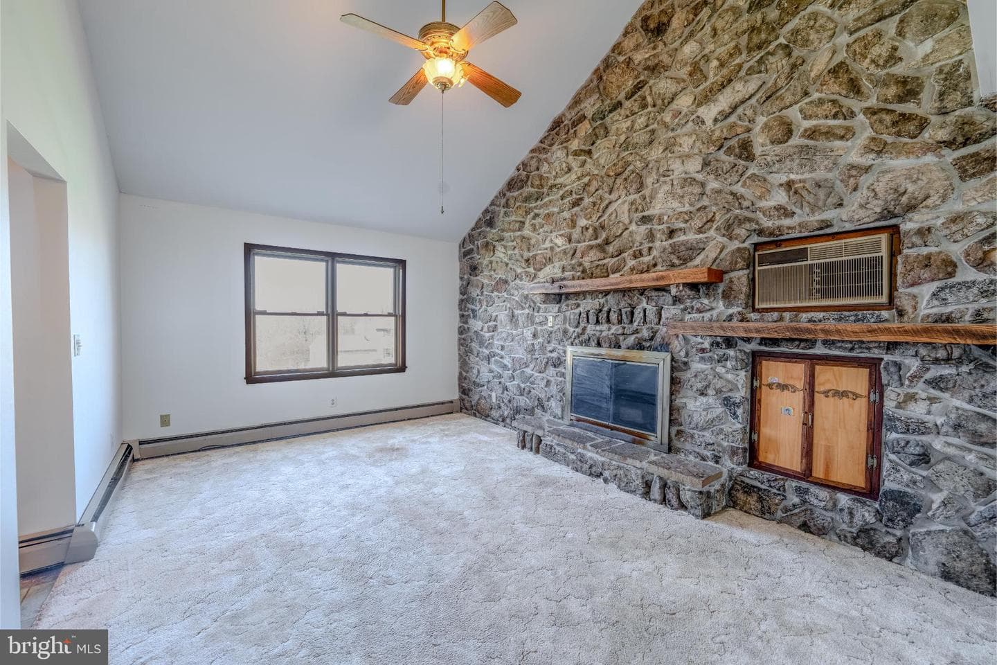 116 Victoria Lane photo 8