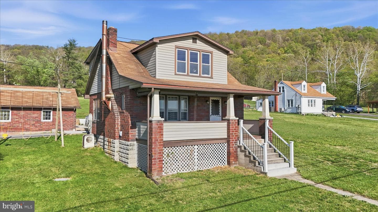 14510 Uhl Highway SE photo 2