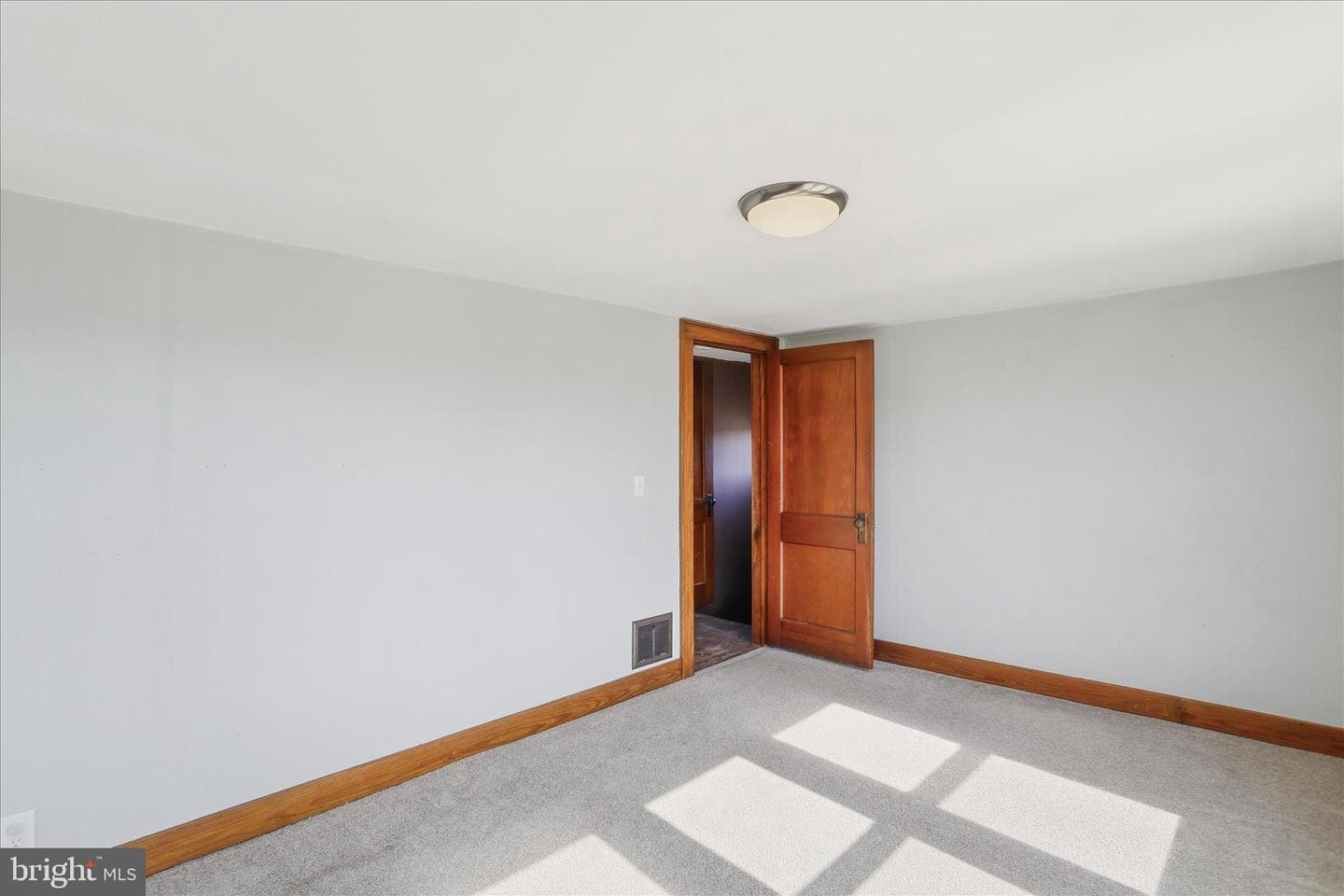 14510 Uhl Highway SE photo 22