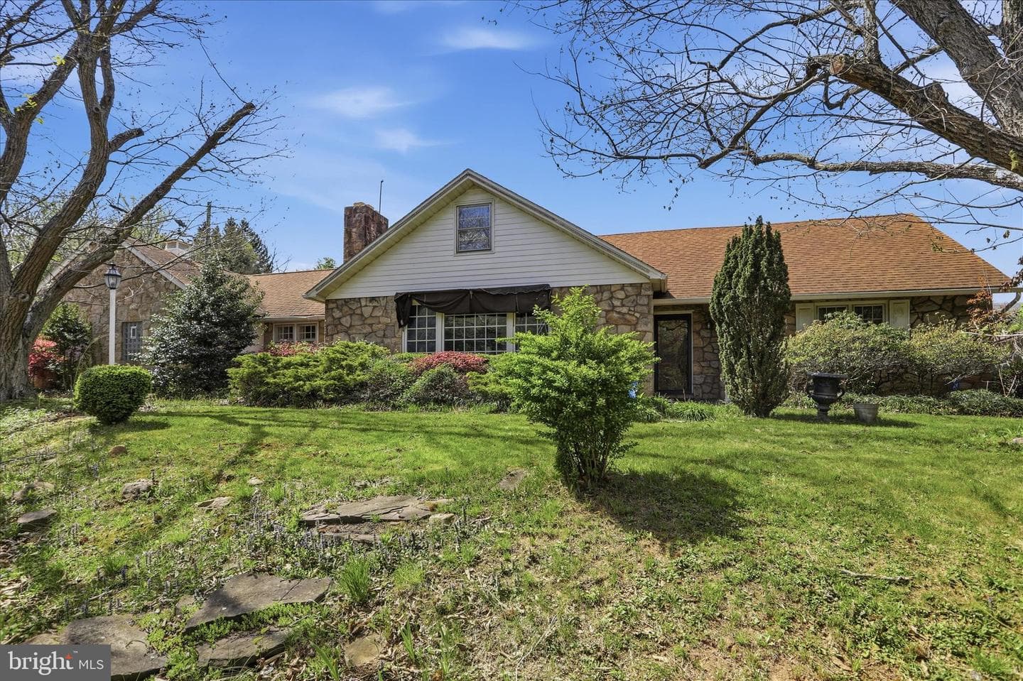 1009 National Highway, Lavale
