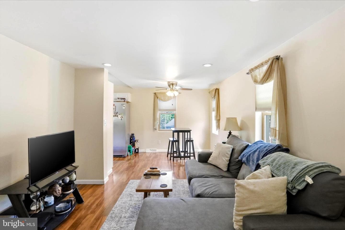12717 N Cresap Street photo 8