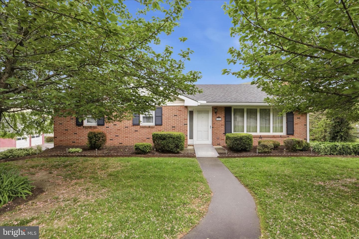 12216 Mcmullen Highway SW photo 3