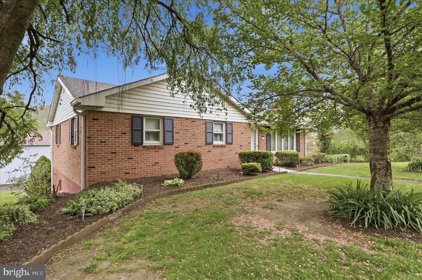 12216 Mcmullen Highway SW photo 4