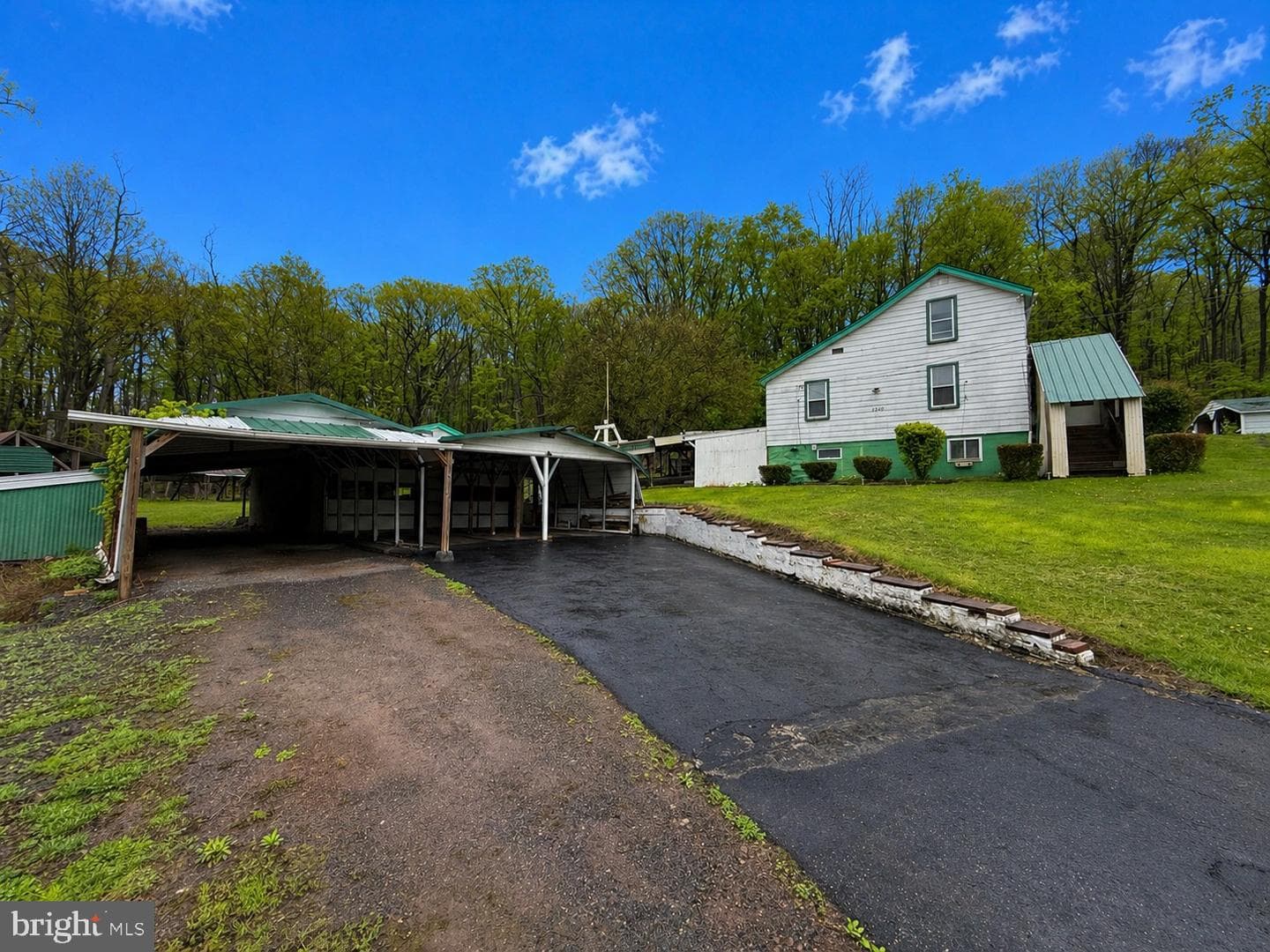 12600 Vale Summit Road photo 2