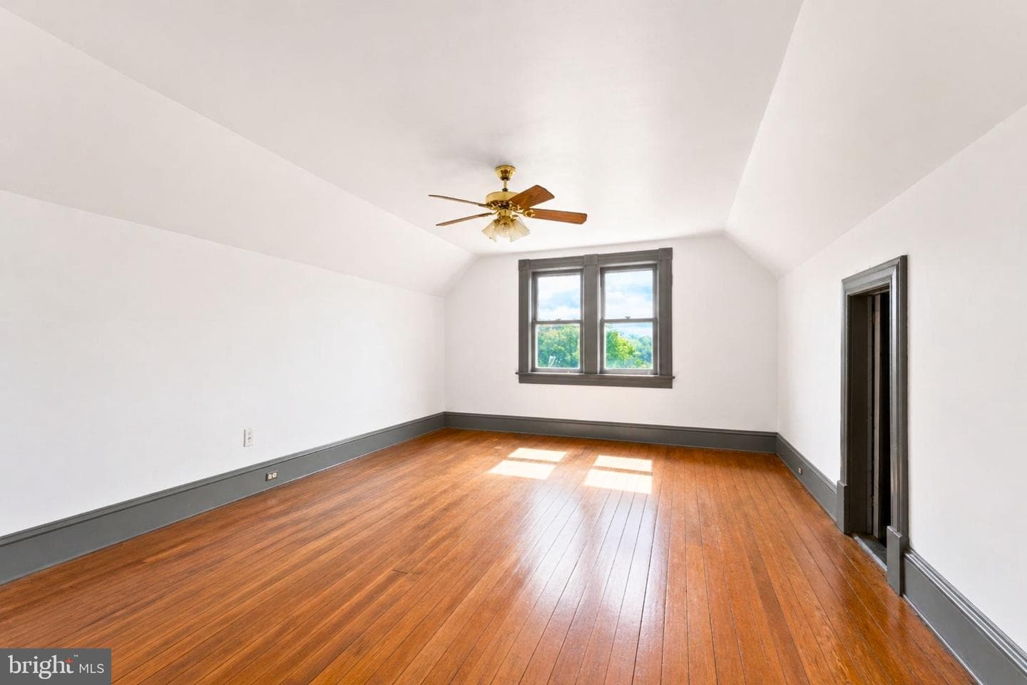 306 Hammond Street photo 20