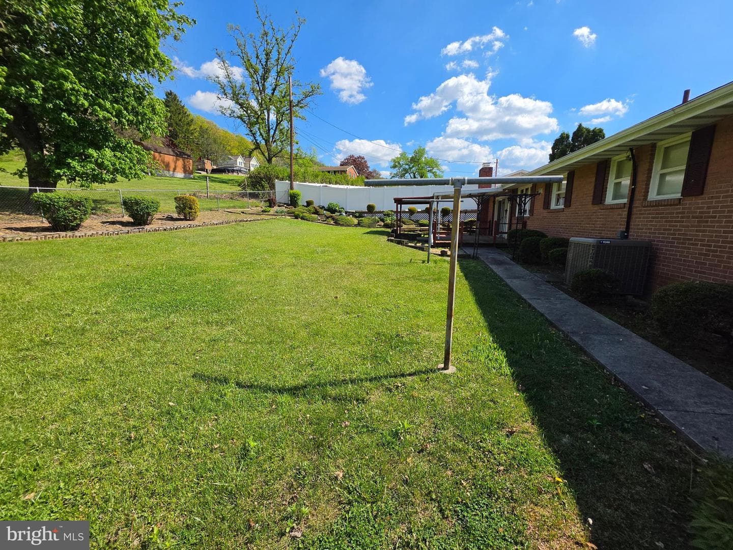 13710 Cardinal Dr SE photo 39