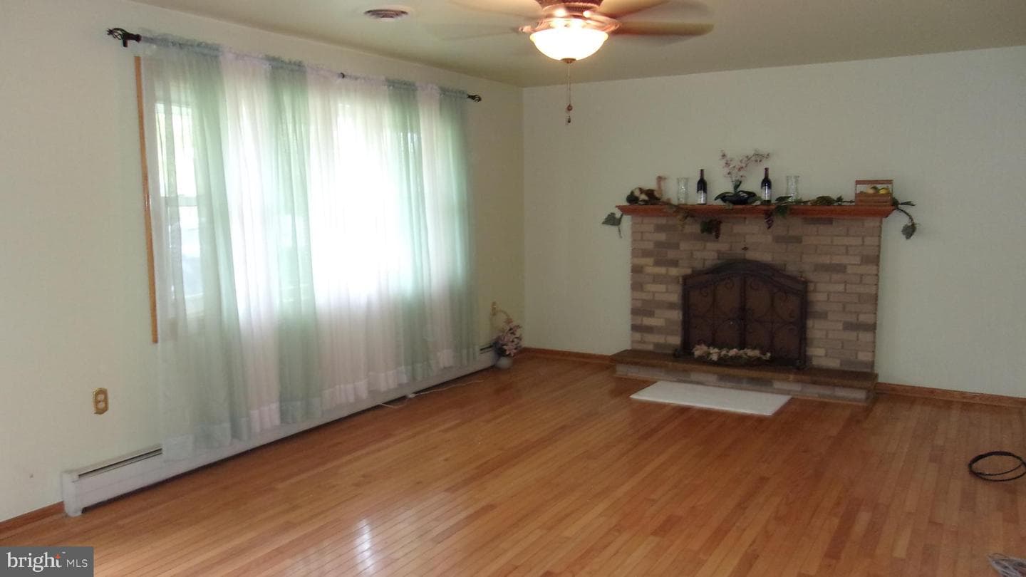 223 Armstrong Avenue photo 3
