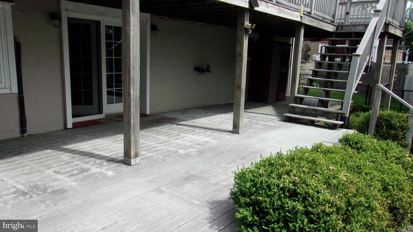 223 Armstrong Avenue photo 36