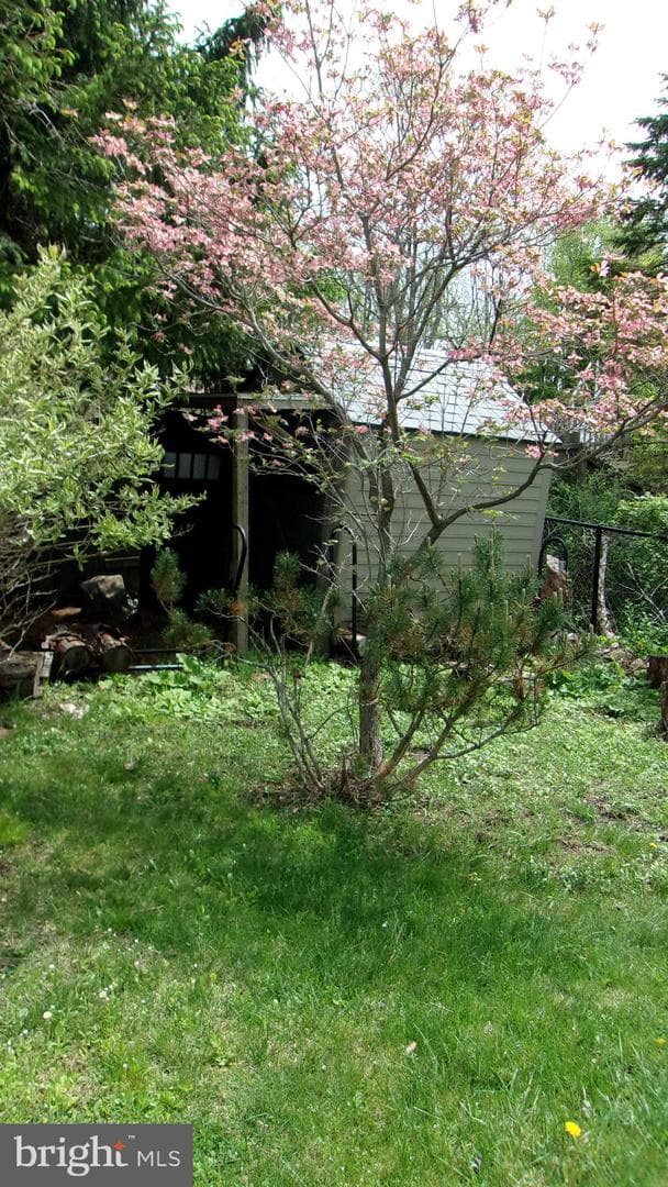 223 Armstrong Avenue photo 41