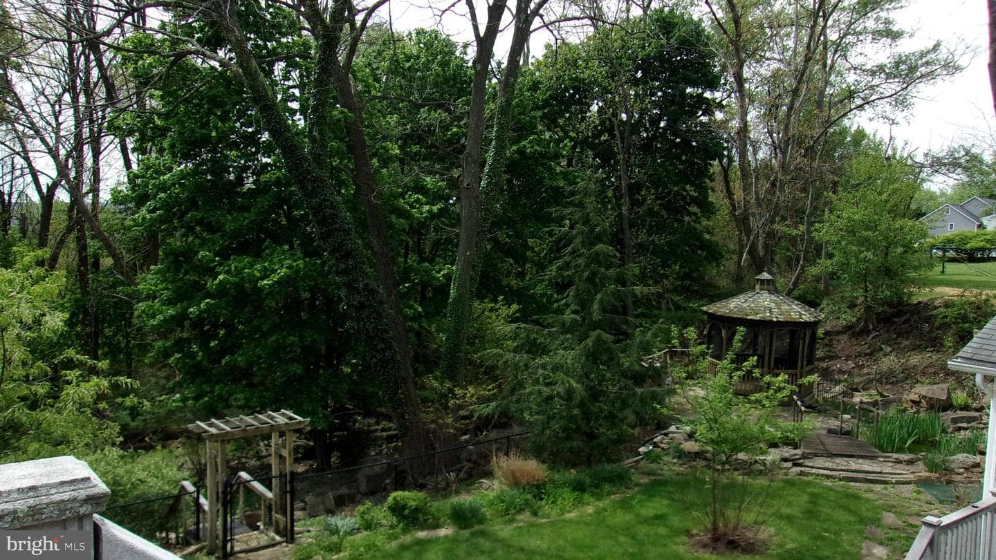 223 Armstrong Avenue photo 42