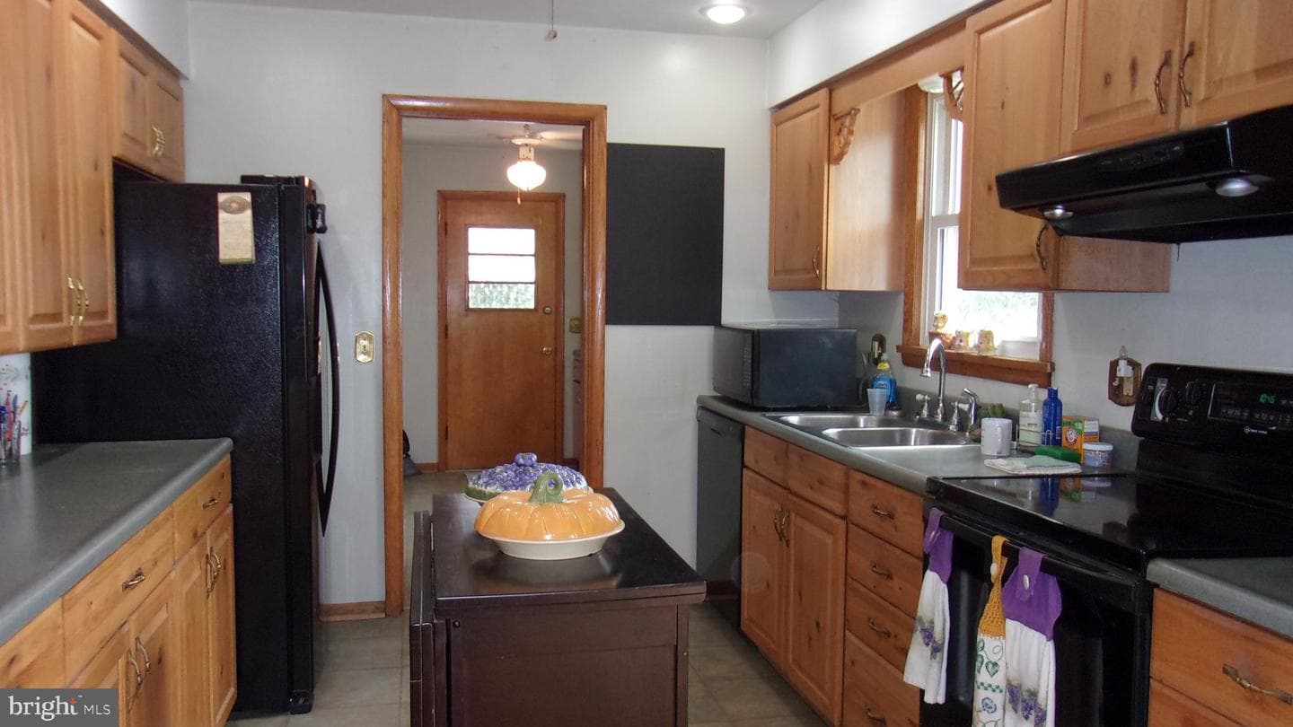 223 Armstrong Avenue photo 6
