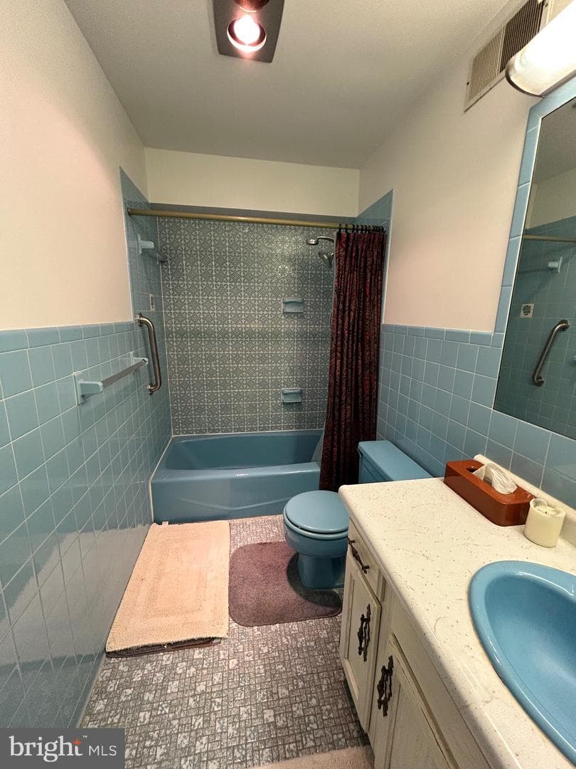 1048 Bishop Walsh Road photo 21