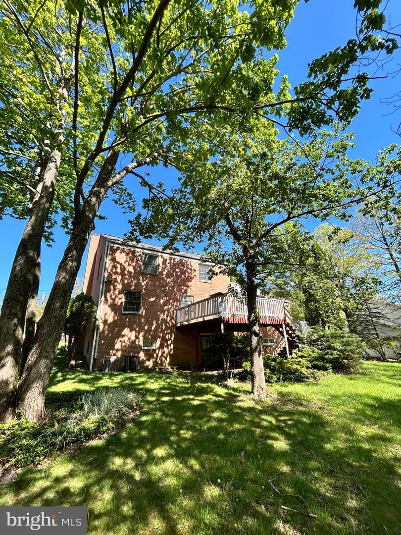 1048 Bishop Walsh Road photo 3