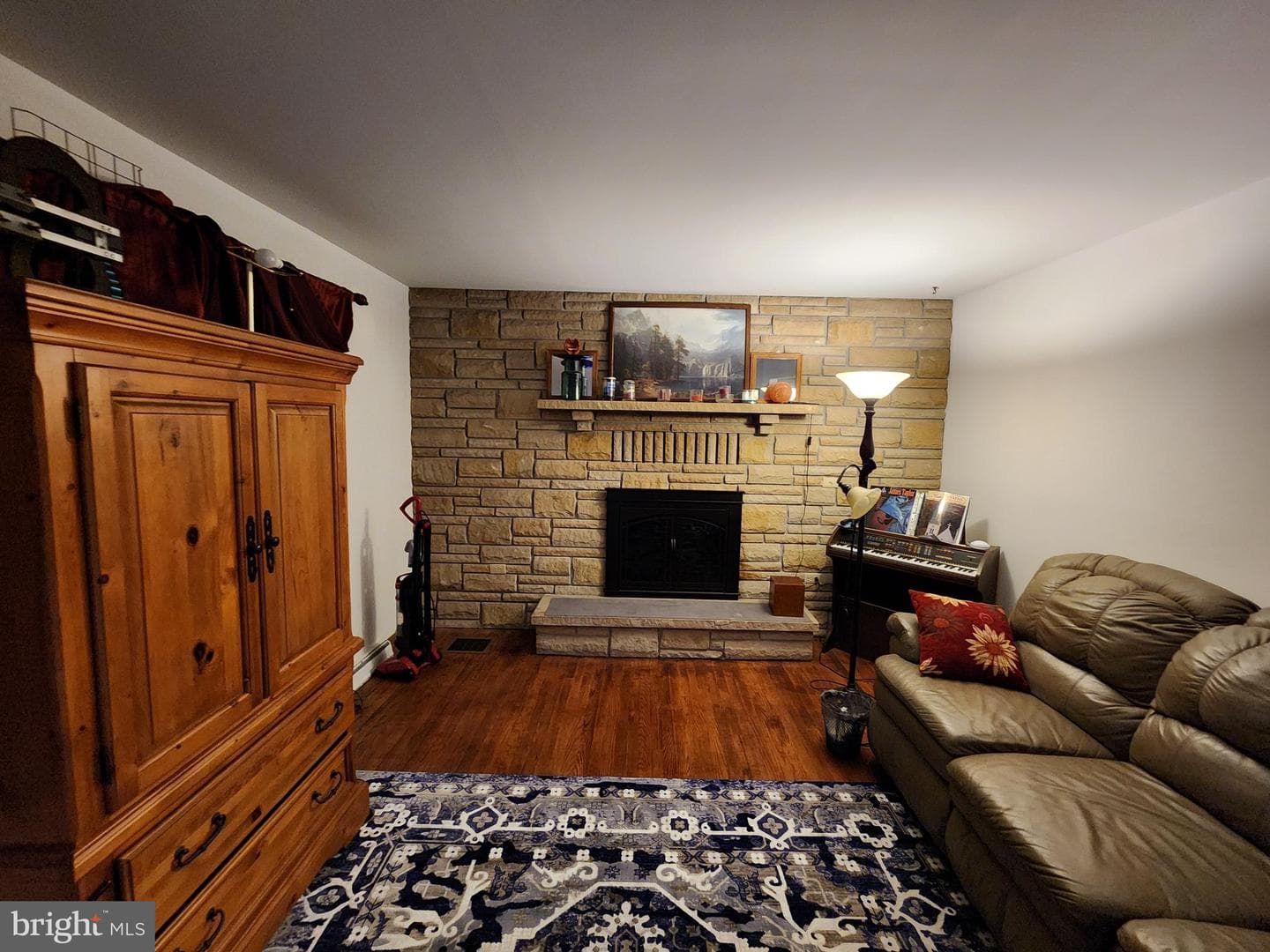 806 Valley View Drive photo 3