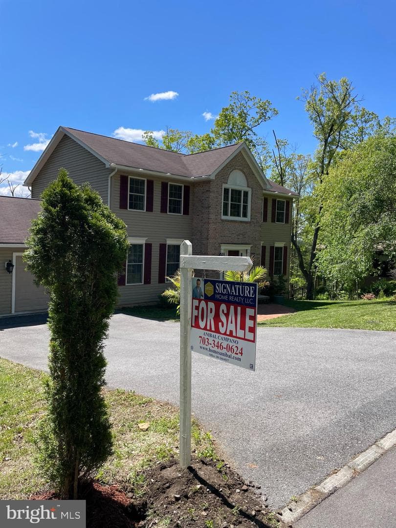 1044 Longwood Avenue, Cumberland
